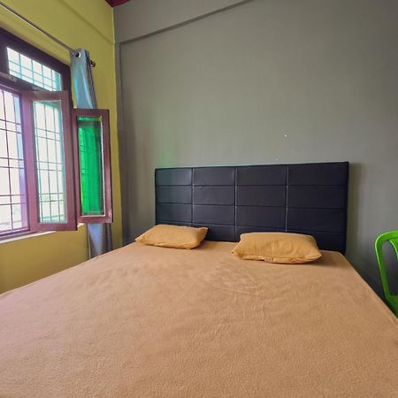 Mahi Restaurant & Guest House อัลโมรา ภายนอก รูปภาพ