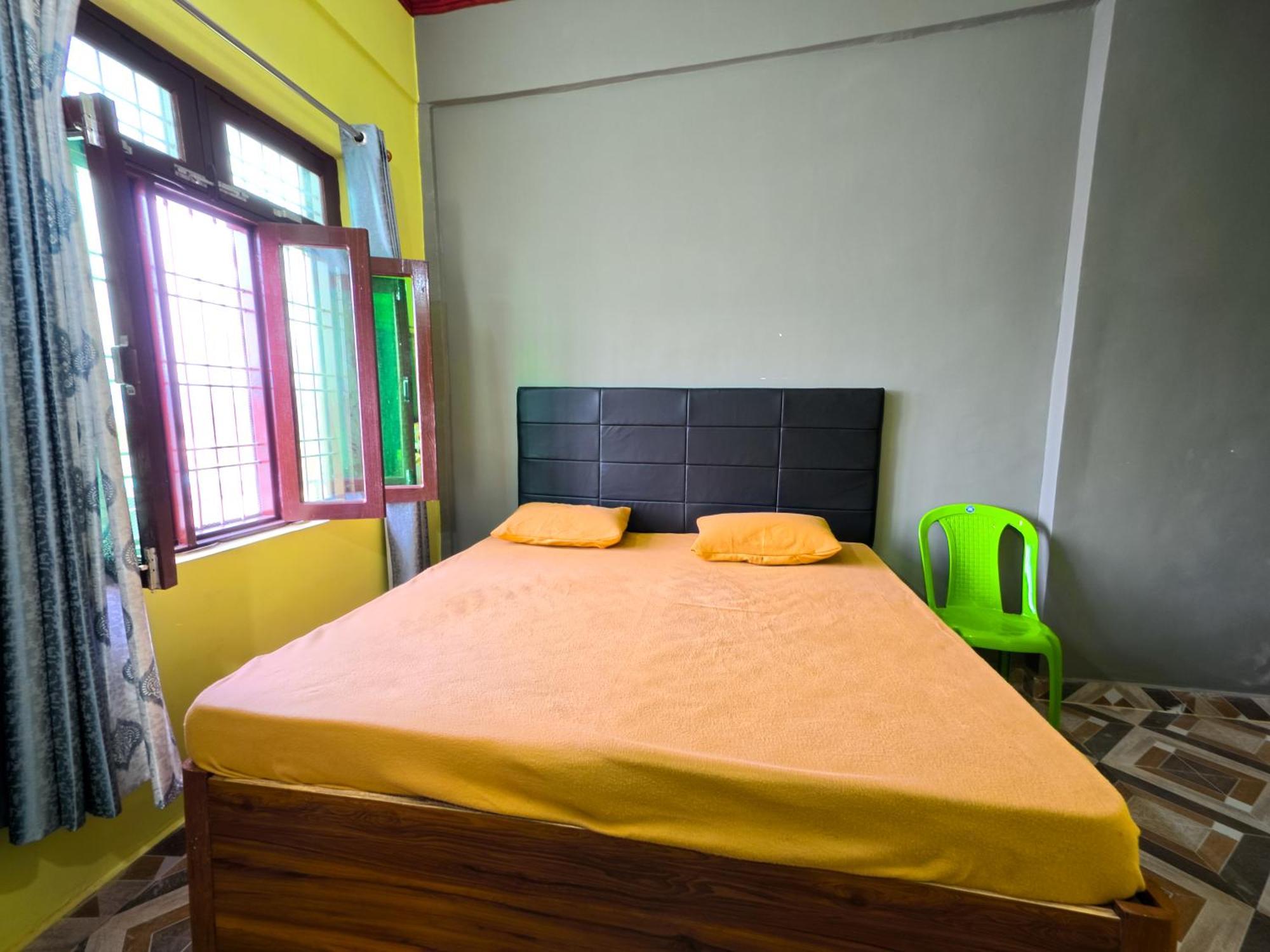 Mahi Restaurant & Guest House อัลโมรา ภายนอก รูปภาพ