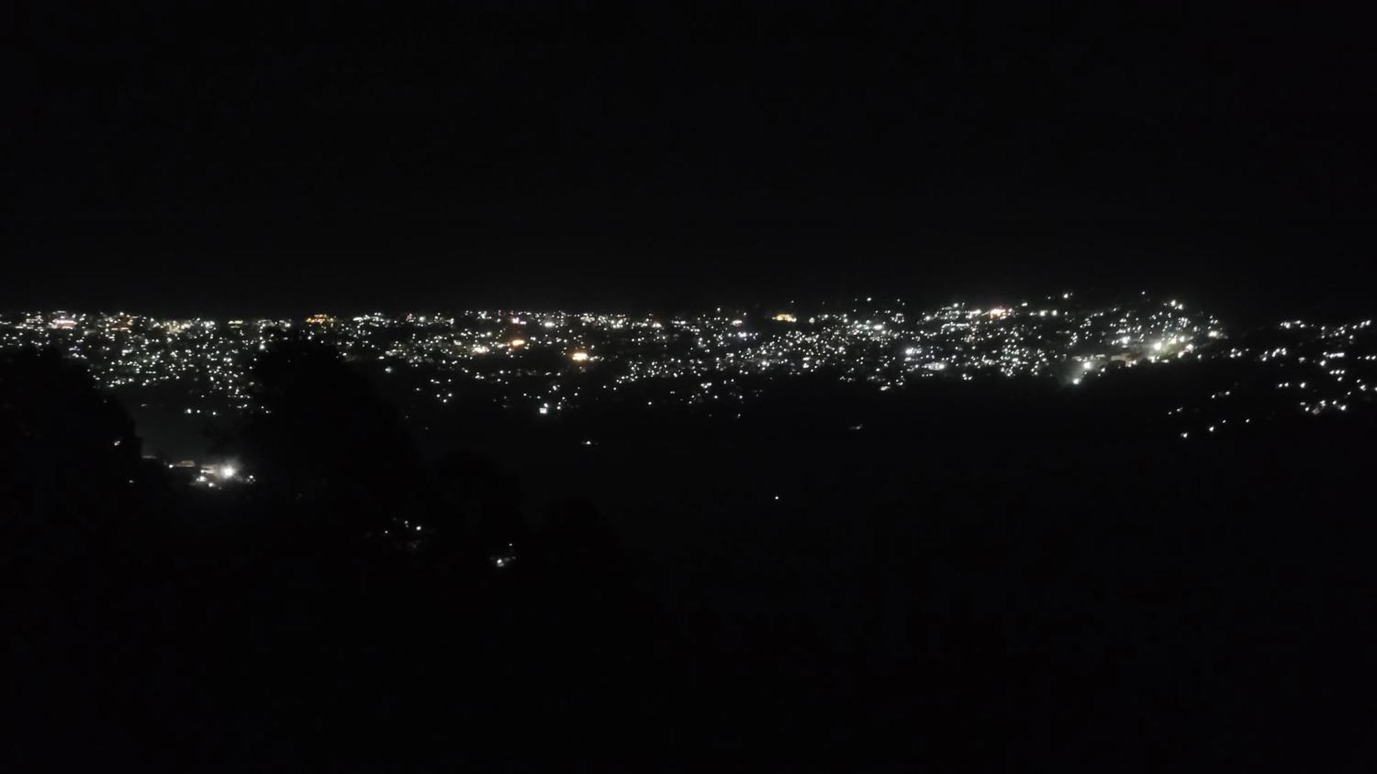 Mahi Restaurant & Guest House อัลโมรา ภายนอก รูปภาพ