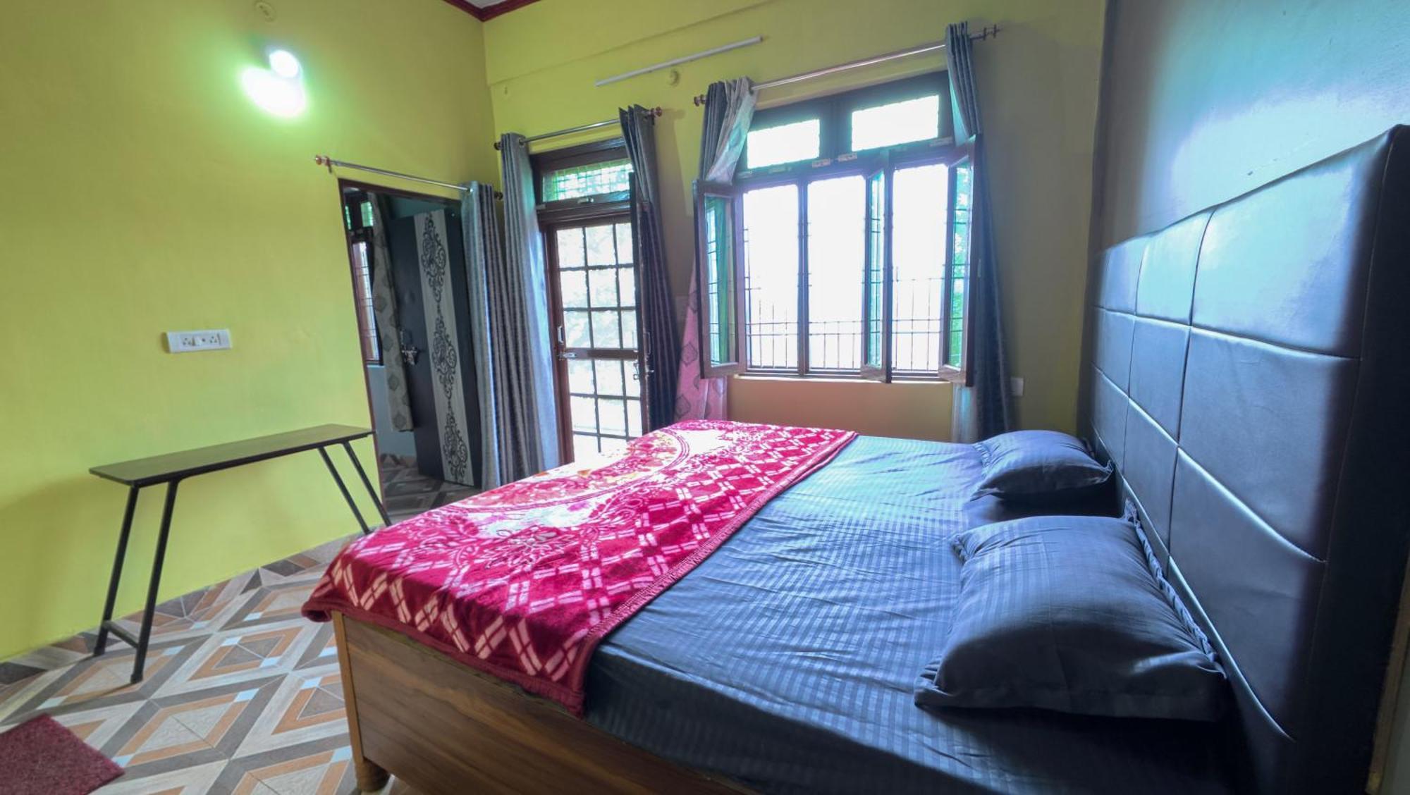 Mahi Restaurant & Guest House อัลโมรา ภายนอก รูปภาพ