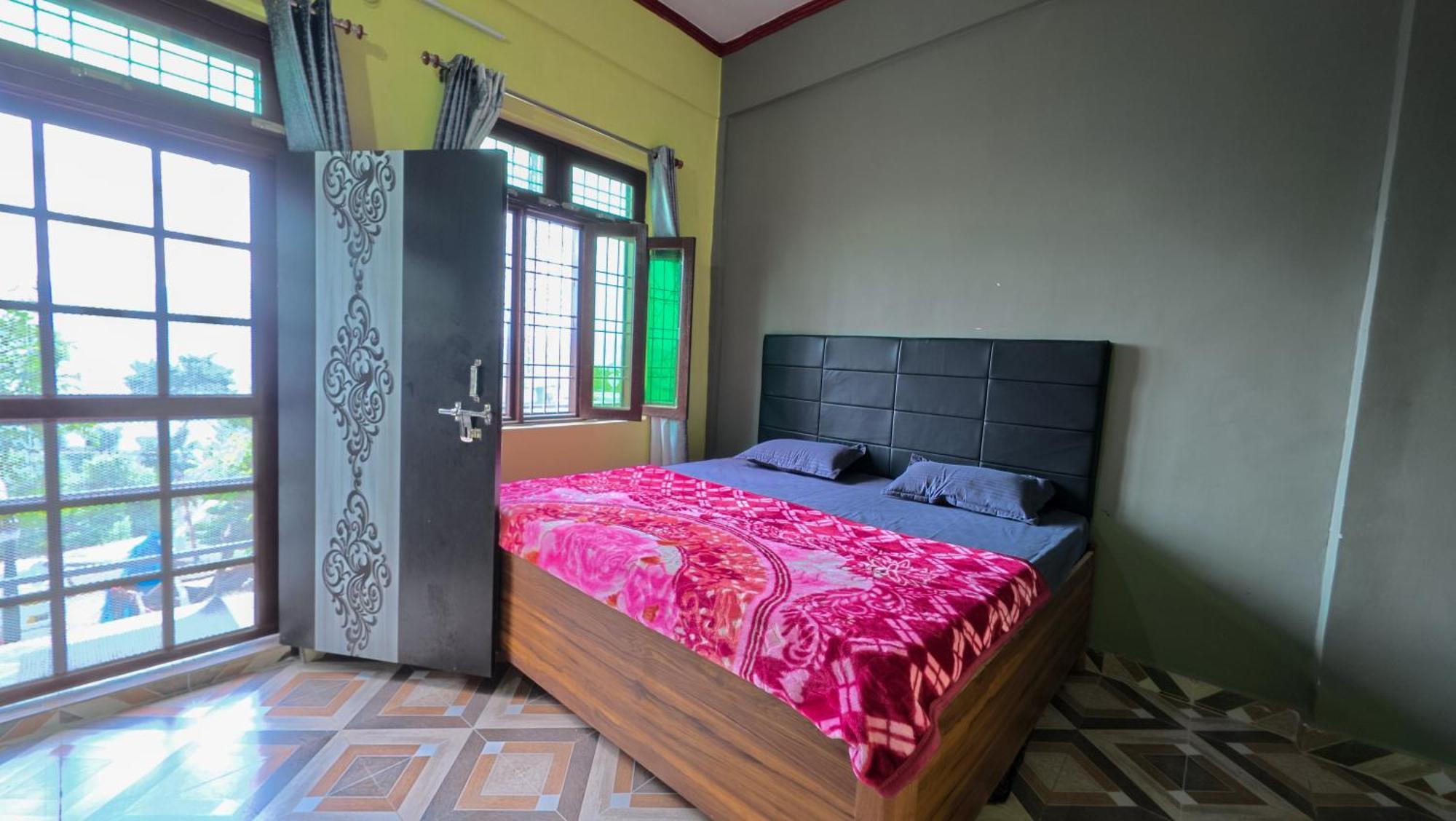 Mahi Restaurant & Guest House อัลโมรา ภายนอก รูปภาพ