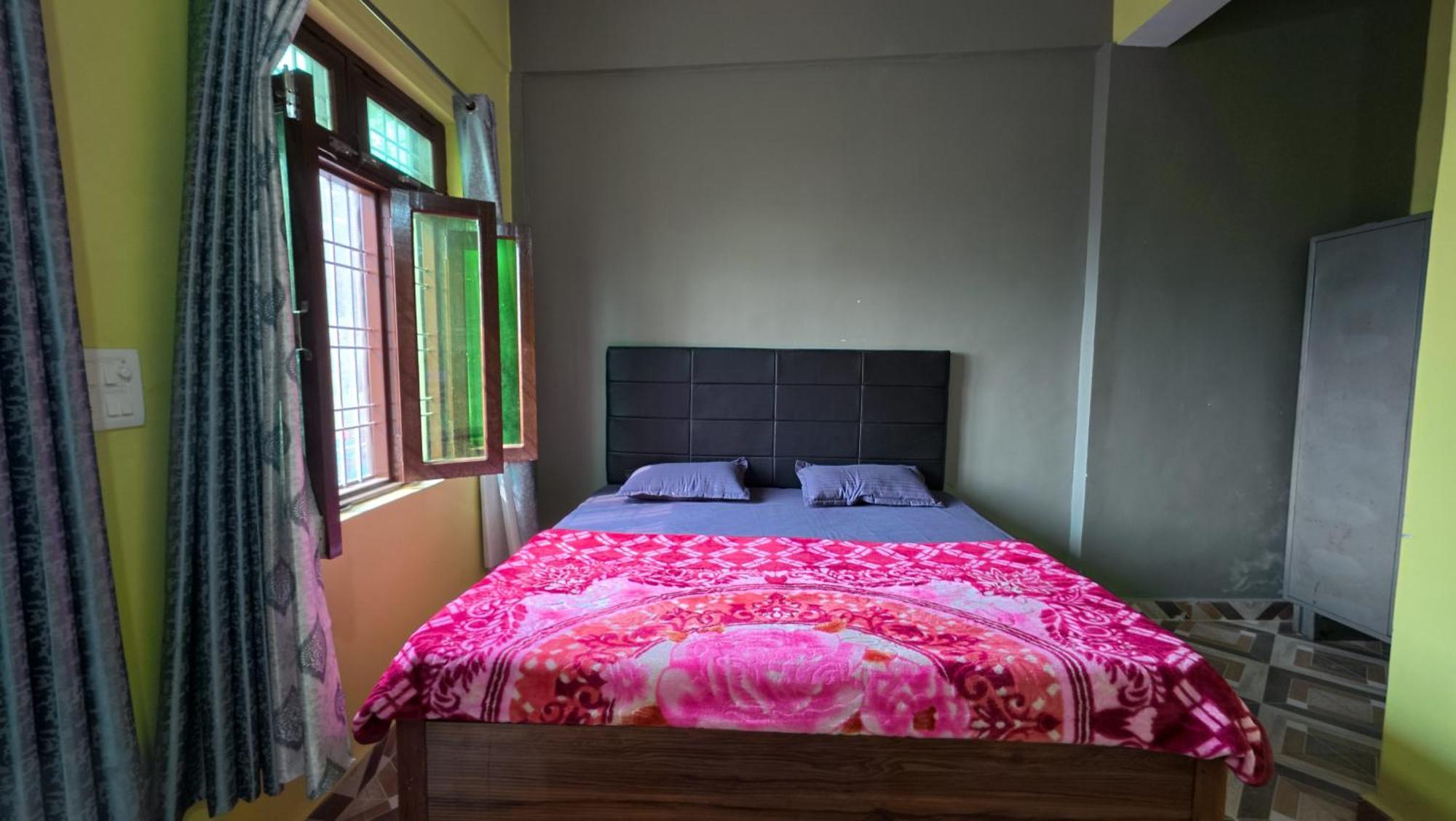Mahi Restaurant & Guest House อัลโมรา ภายนอก รูปภาพ